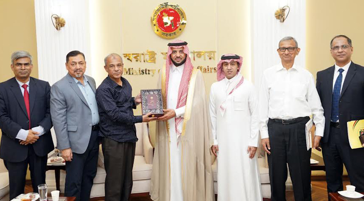 সৌদি রাষ্ট্রদূতকে আরও জনশক্তি নেওয়ার আহ্বান স্বরাষ্ট্র উপদেষ্টার