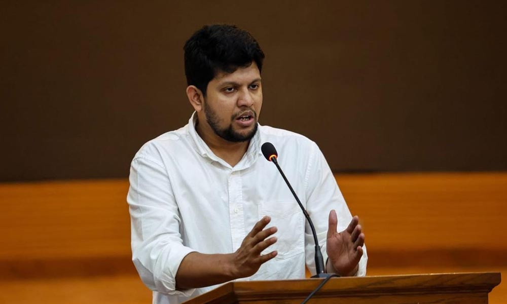 আওয়ামী লীগকে কোনো দিন রাজনৈতিকভাবে দাঁড়াতে দেব না : উপদেষ্টা মাহফুজ