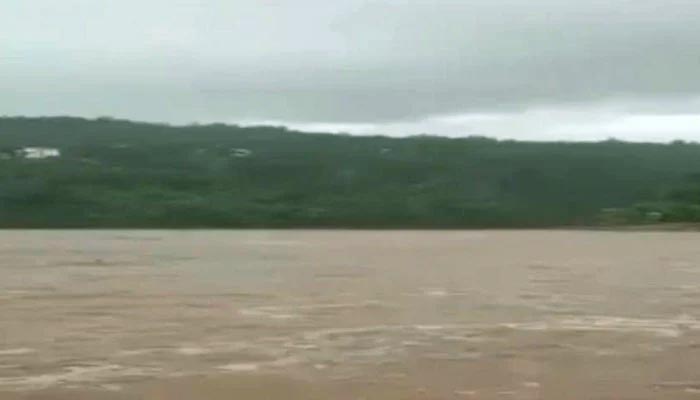 জাফলংয়ে পাহাড়ি ঢলে তলিয়ে গেছে কয়েকটি এলাকা
