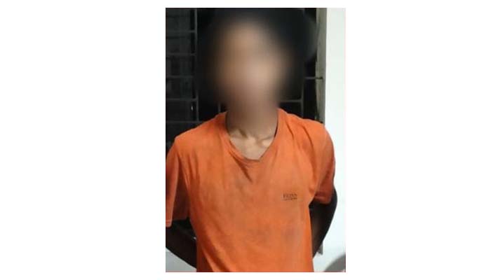 আশরাফুলের দেহ তল্লাসী করে যা পায় পুলিশ