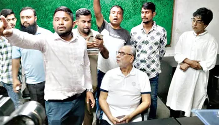 ‘মঞ্চ ৭১’র অনুষ্ঠানে উত্তেজনা, লতিফ সিদ্দিকীসহ বেশ কয়েকজন আটক