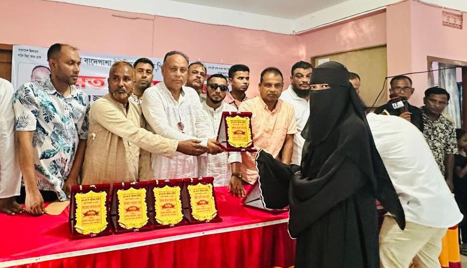 বাদেপাশা ইউনিয়ন বিএনপির মতবিনিময় সভা ও এসএসসি পরীক্ষায় উত্তীর্ণ শিক্ষার্থীদের সংবর্ধনা