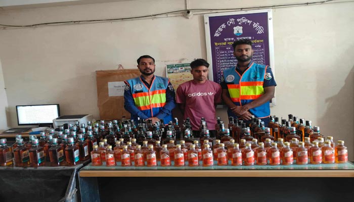 ছাতকে নৌ পুলিশের অভিযানে, ভারতীয় মদ সহ একজন গ্রেফতার