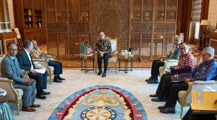 বাংলাদেশের প্রধানমন্ত্রীকে মালয়েশিয়া সফরের আমন্ত্রণ