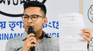 শেখ হাসিনার স্ট্যাটাস কি, শরণার্থী নাকি অনুপ্রবেশকারী?