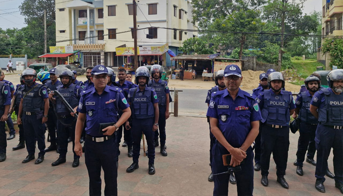 গোলাপগঞ্জে পুলিশের পৃথক পৃথক বিশেষ অভিযানঃ ৪মামলায় ২২ হাজার জরিমানা ও গ্রেফতার ৮