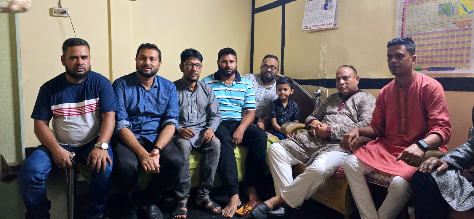 অসুস্থ যুবদল নেতা নুরান চৌধুরীর খোঁজ নিতে বাড়িতে এমপি এমরান চৌধুরী