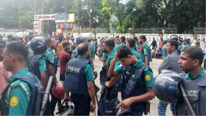 সিলেটে প্রায় ২শ’ যানবাহনের বিরুদ্ধে ব্যবস্থা নিল পুলিশ